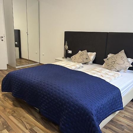 Cozy City Center Apartments Wina Bagian luar foto
