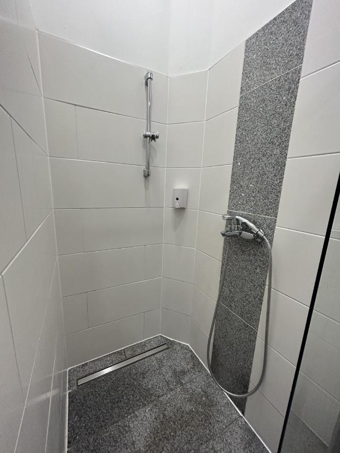 Cozy City Center Apartments Wina Bagian luar foto