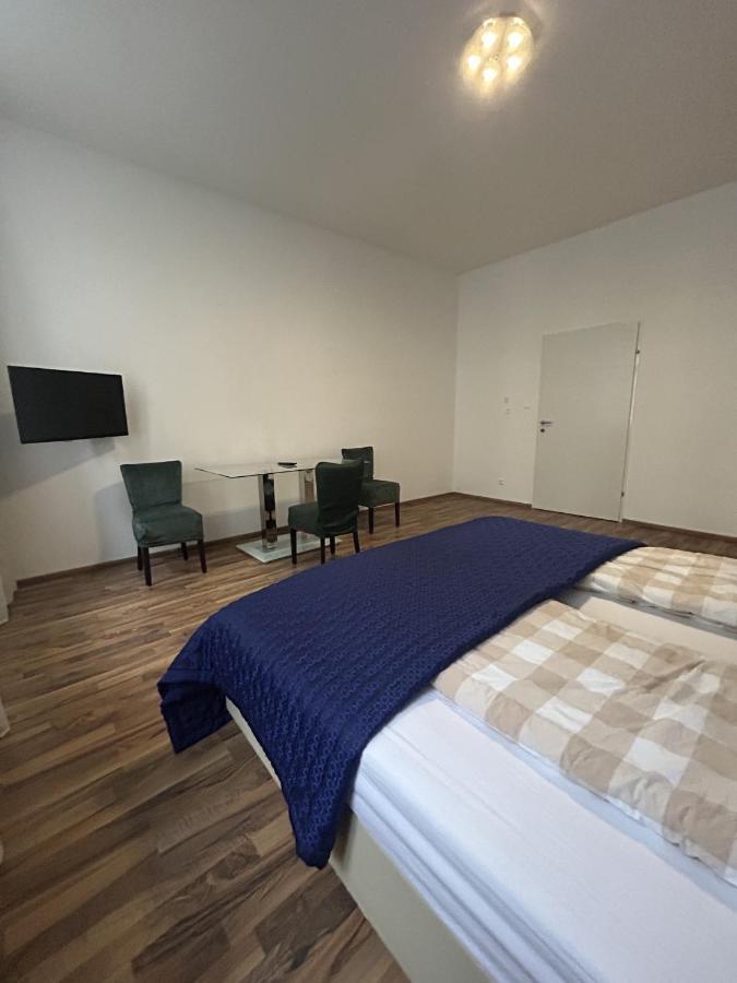 Cozy City Center Apartments Wina Bagian luar foto